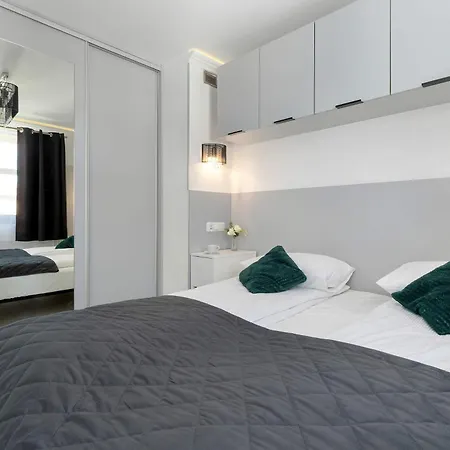 Spacious In For 8 People By Renters