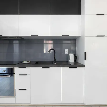 Spacious In For 8 People By Renters