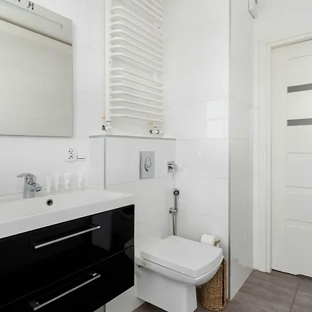 Spacious In For 8 People By Renters Appartement *