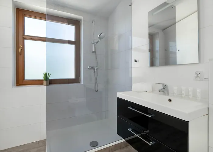 Spacious In For 8 People By Renters Sopot